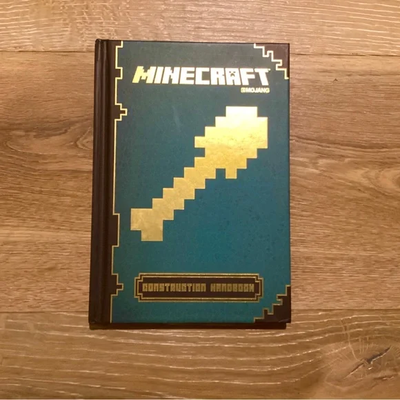 Minecraft Essential Handbooks Series - Picture 11 of 14